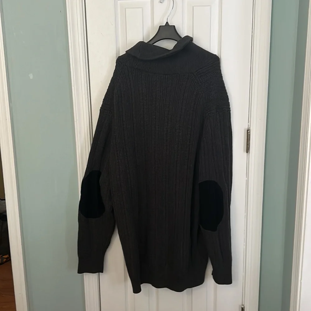 Men’s long sleeve sweater